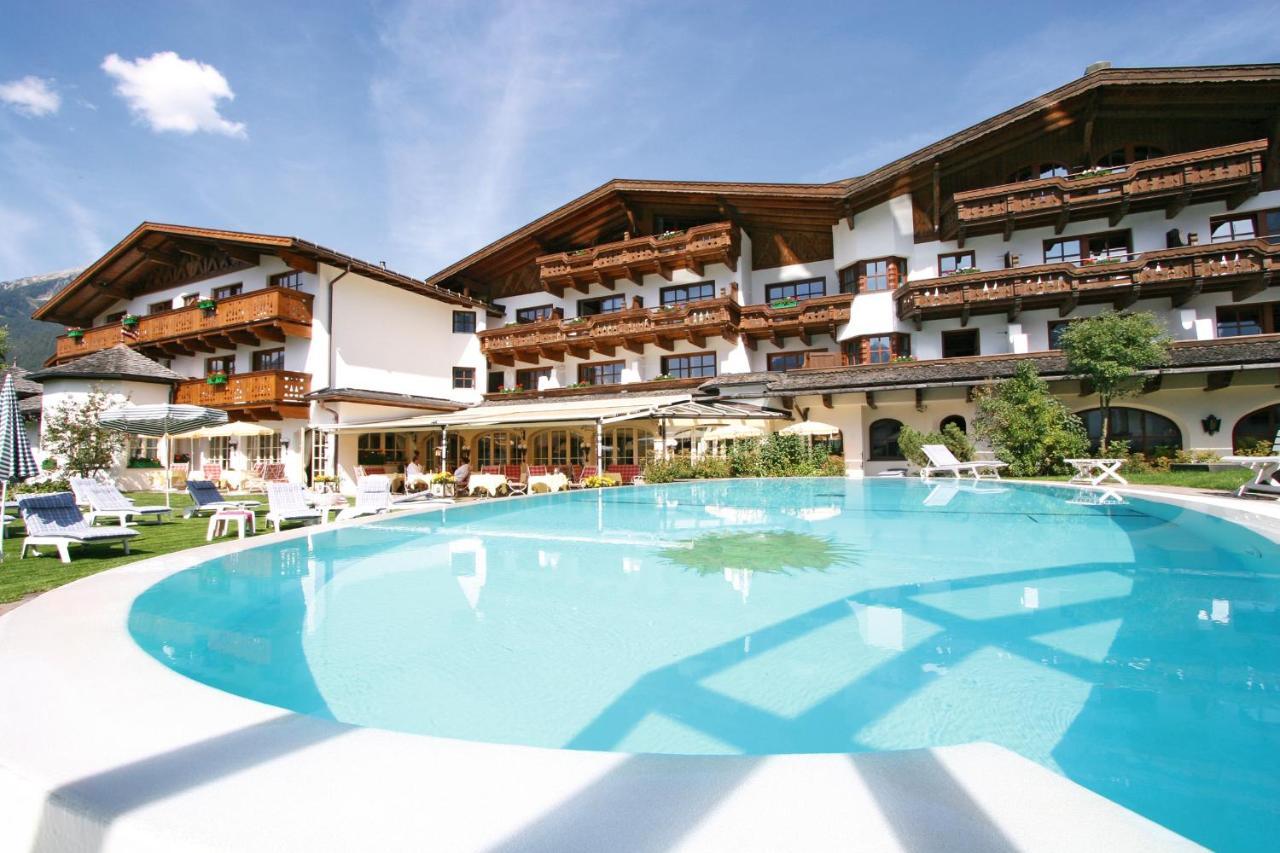 Hotel Tirolerhof - Familotel Zugspitze 에르발트 외부 사진