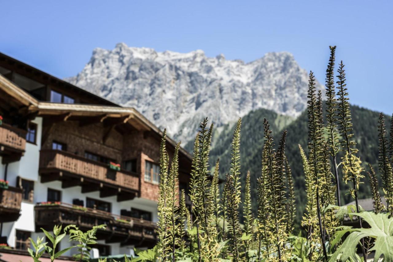 Hotel Tirolerhof - Familotel Zugspitze 에르발트 외부 사진