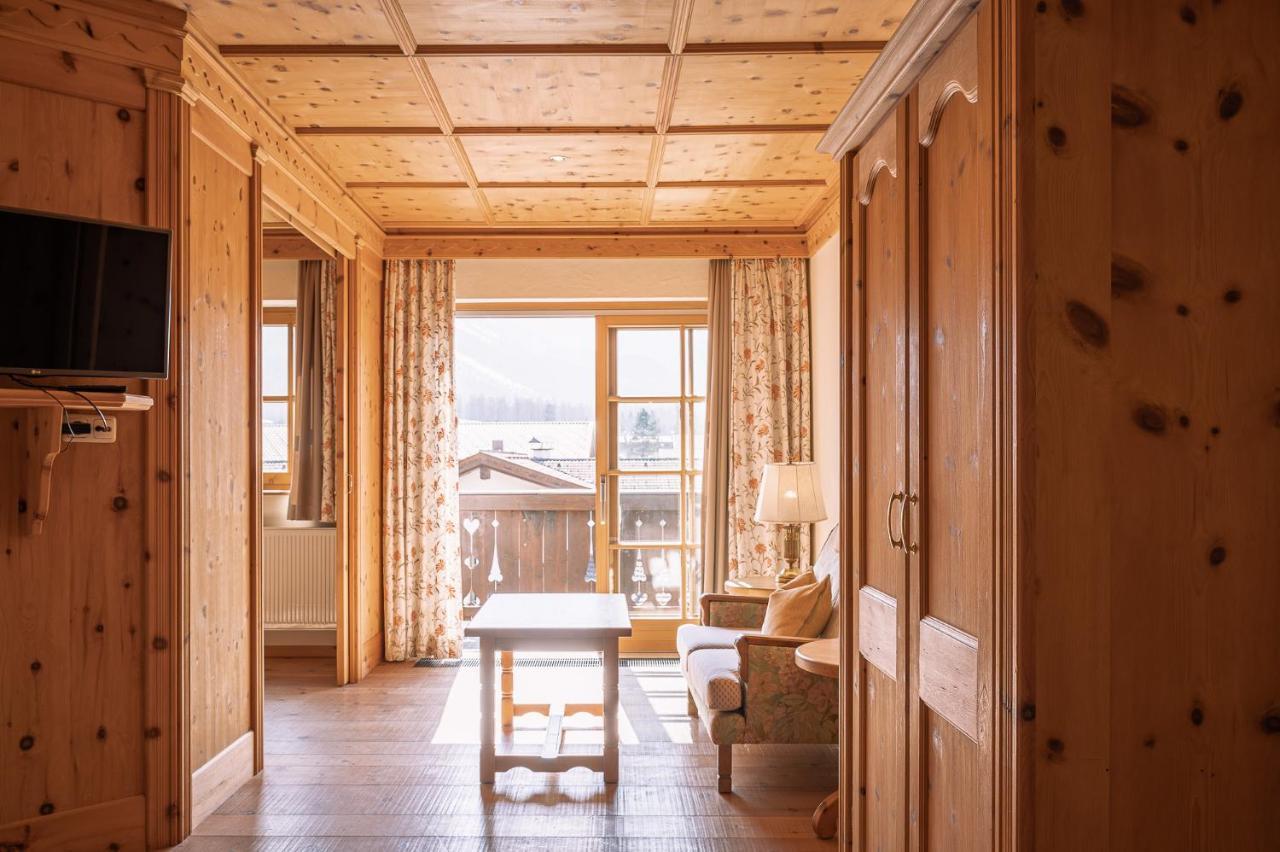 Hotel Tirolerhof - Familotel Zugspitze 에르발트 외부 사진